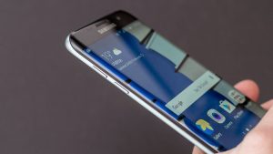 Samsung Galaxy S7 Edge Specification Price display on