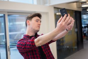 Samsung Galaxy S7 Edge Specification Price selfie 1 Samsung Galaxy S7 Edge Specification Price selfie 1