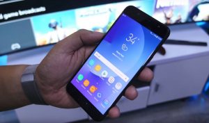 Samsung Galaxy J7 plus Specification display